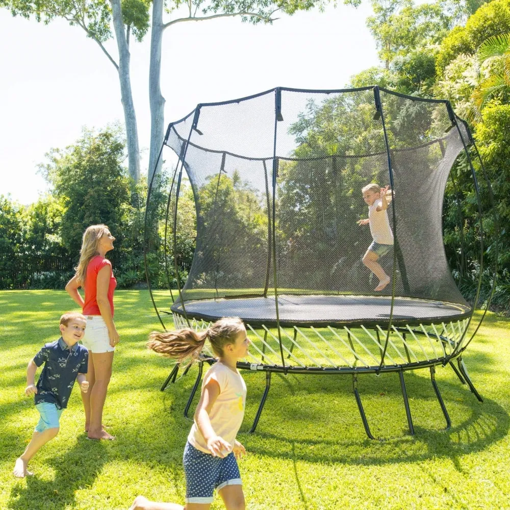 Springfree Compact Round Trampoline With Enclosure